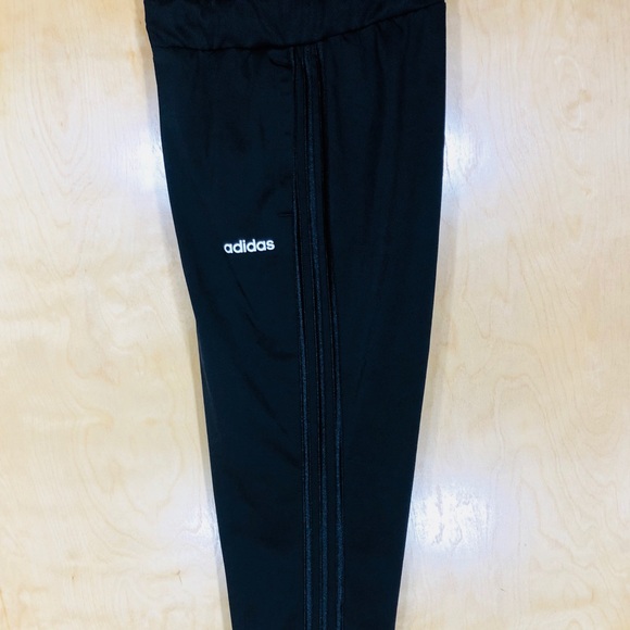 adidas Pants - NWT Women’s Adidas Black, 3 Striped Tapered Pants